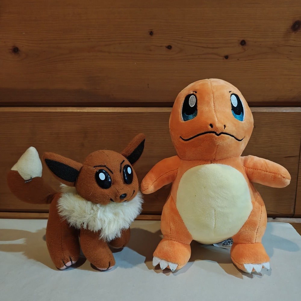 Lot 2 Pokemon Plushes Charmander 1997 Eevee 1999 Vintage Stuffed Nintendo F22